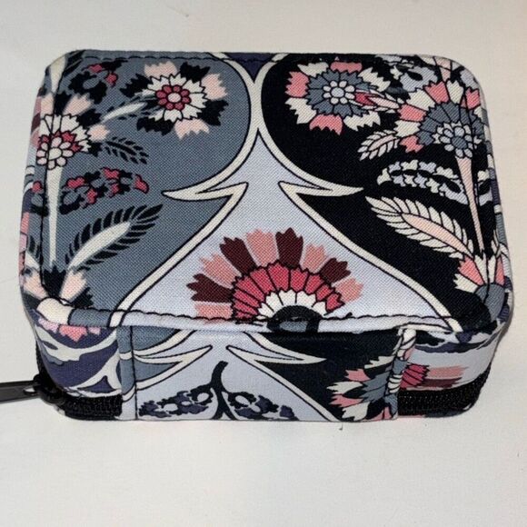 NWOT Vera Bradley Ornate Blooms Travel Pill Case small 1 week +xtra Jewelry - Picture 8 of 8